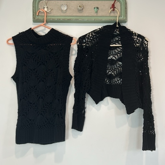 Vintage Sweaters - Vintage ESCIO women’s size large two piece acrylic sweater set black crochet